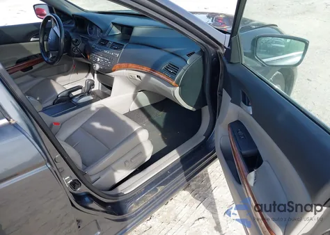 2011 Honda Accord 3.5 Ex-L z USA, uszkodzony, nr VIN 1HGCP3F87BA026648